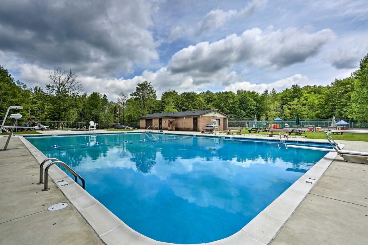 Cozy Arrowhead Lake Home With Sunroom And Pool Access! Pocono Lake Exterior foto